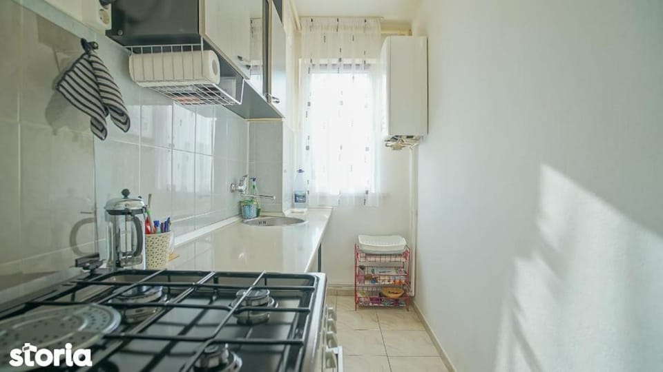 Quiet cozy room - shared apartment - train & airport Apartment in Brasov