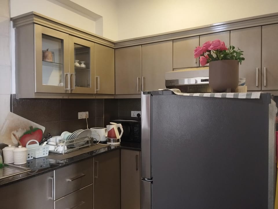 Haritha Holidays Coastal 2BR Span Tower 15 Apartment in Dehiwala-Mount Lavinia