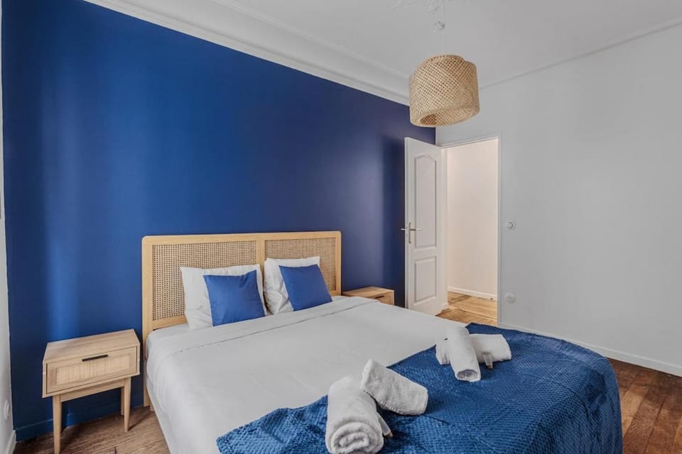 Tres Bel appartement 6P plein coeur du 18eme Apartment in Paris