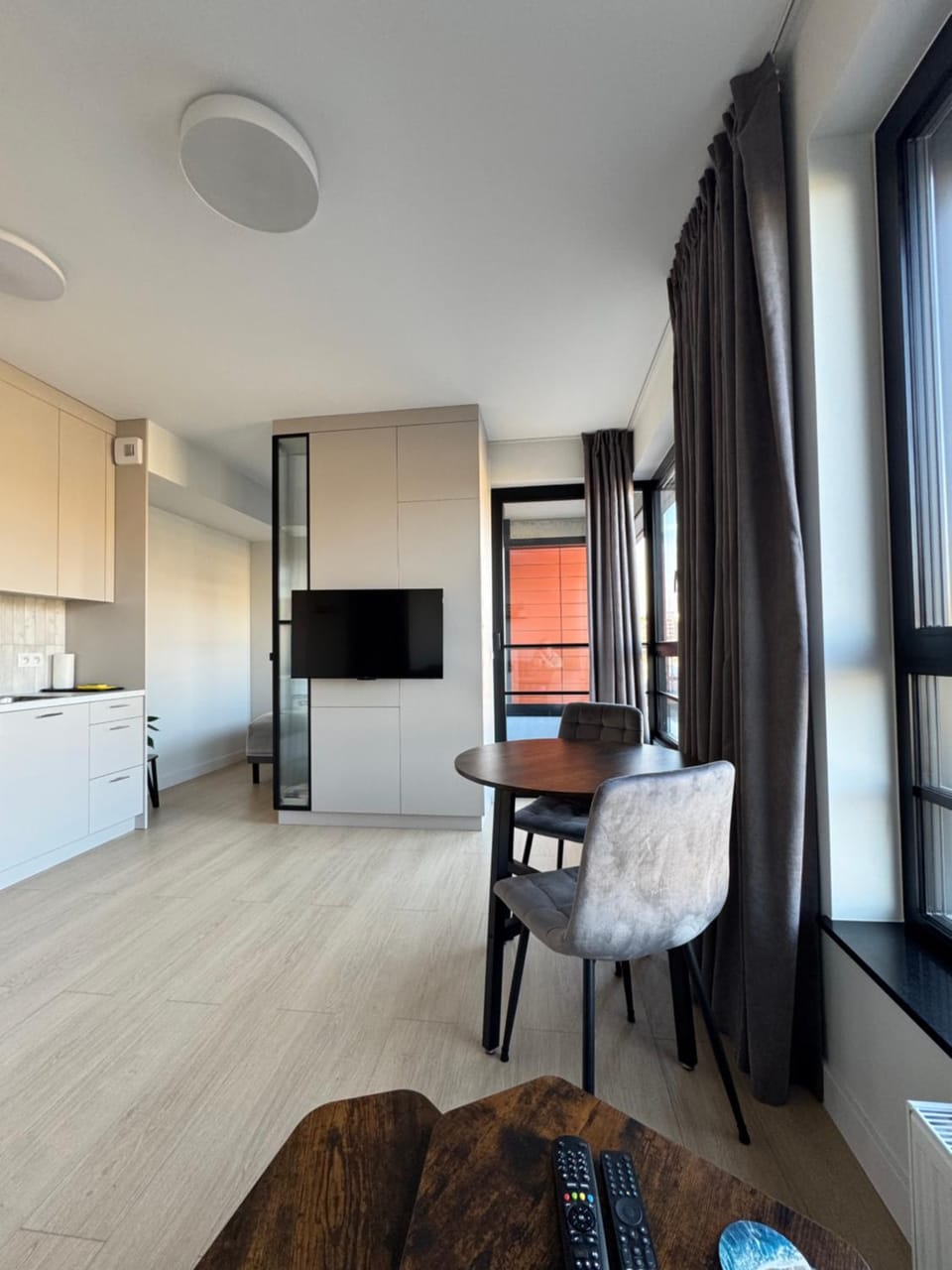 Communal lounge/ TV room, TV and multimedia, Balcony/Terrace, Kitchen or kitchenette, Seating area