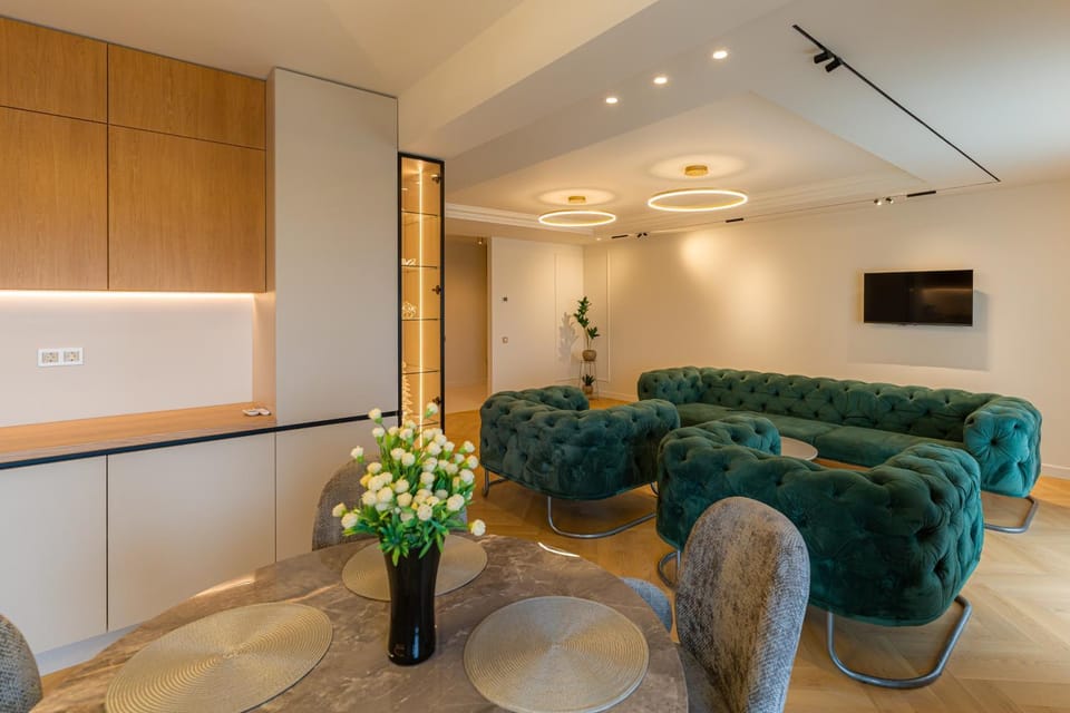 Luxury Garden Apartment with Private Jacuzzi Cluj Festivals Apartment in Romania