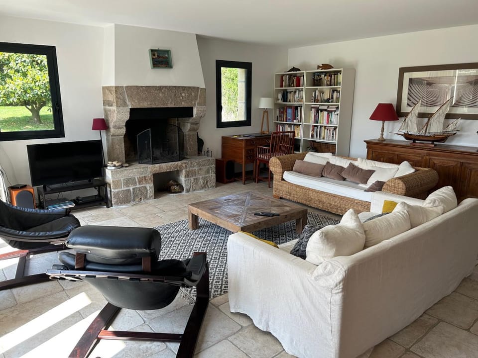Communal lounge/ TV room, Living room