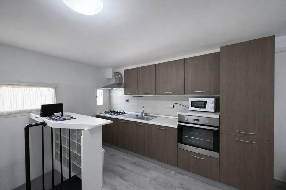 Kitchen or kitchenette, dishwasher, oven, pet friendly, stove