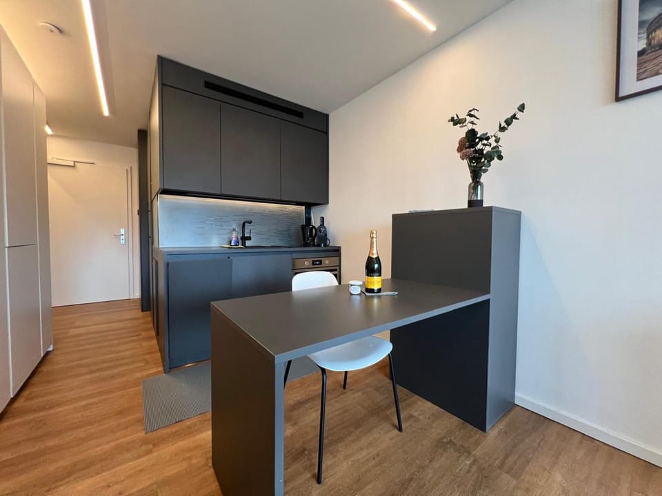 Coffee/tea facilities, kitchen
