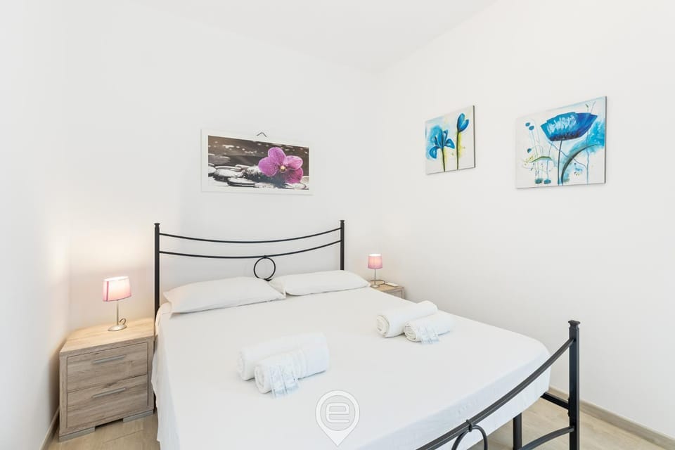 Estay - Exclusive Seaview Apartment in front of the beach Apartment in Alghero
