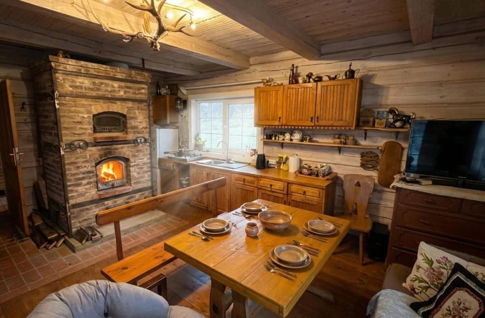 Living room, Seating area, Dining area, stove
