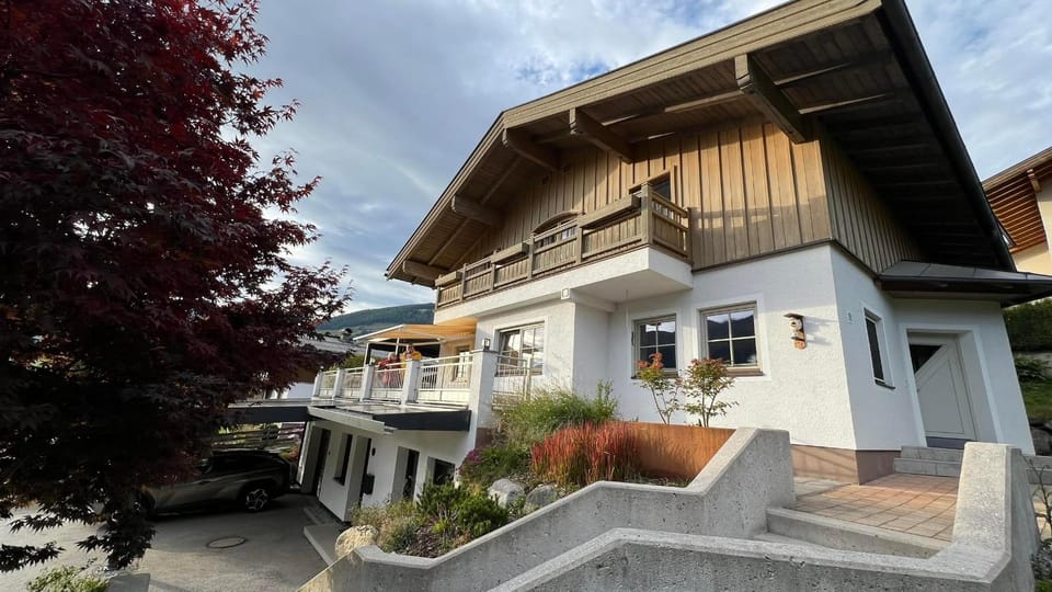 Property building, Balcony/Terrace