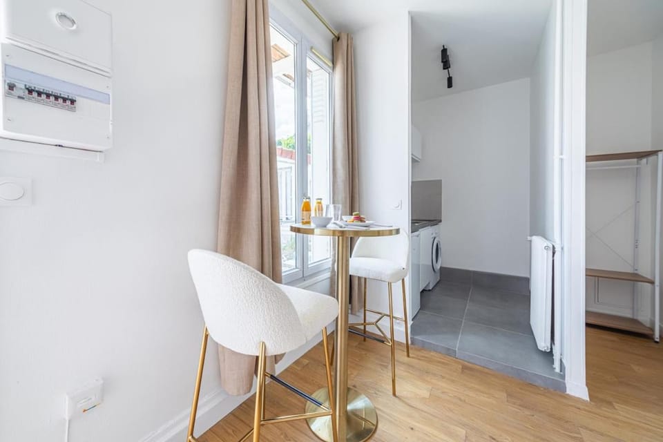 Chic and Cozy Studio in the Heart of Issy-les-Moulineaux Apartment in Vanves