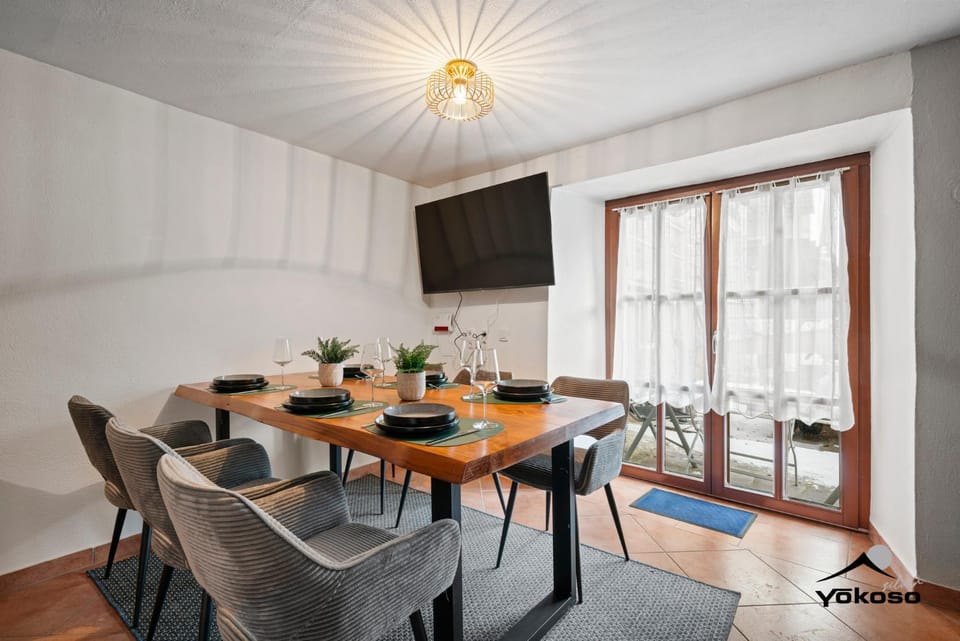 TV and multimedia, Dining area