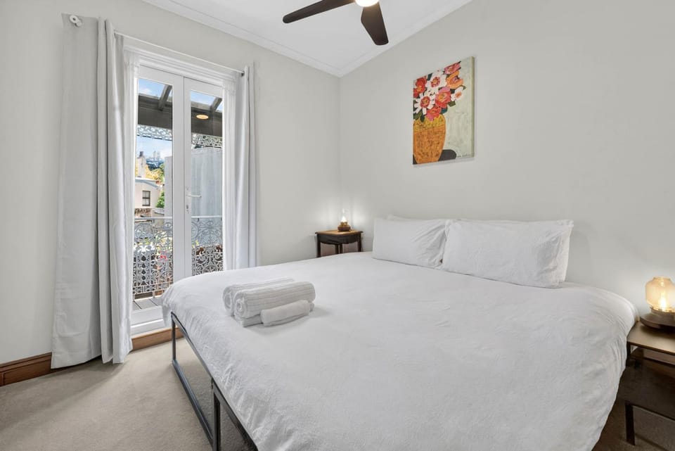Bedroom, Inner courtyard view, towels