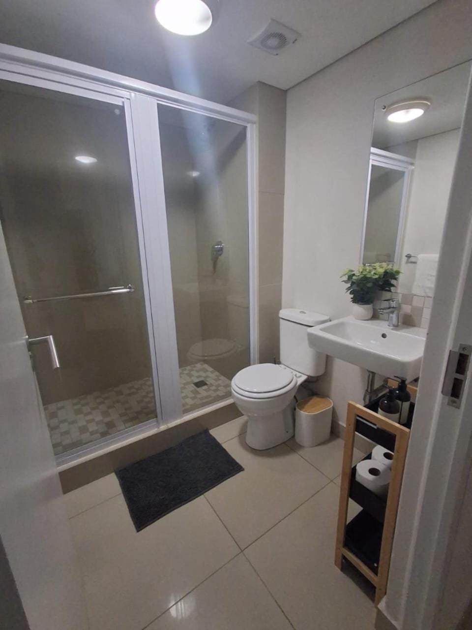 Lam's Deluxe - The Millennial Umhlanga Apartment in Umhlanga