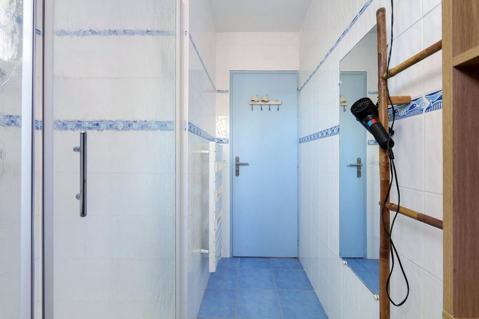 Bathroom, Living room