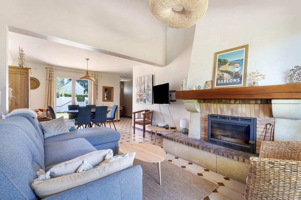 Property building, Living room