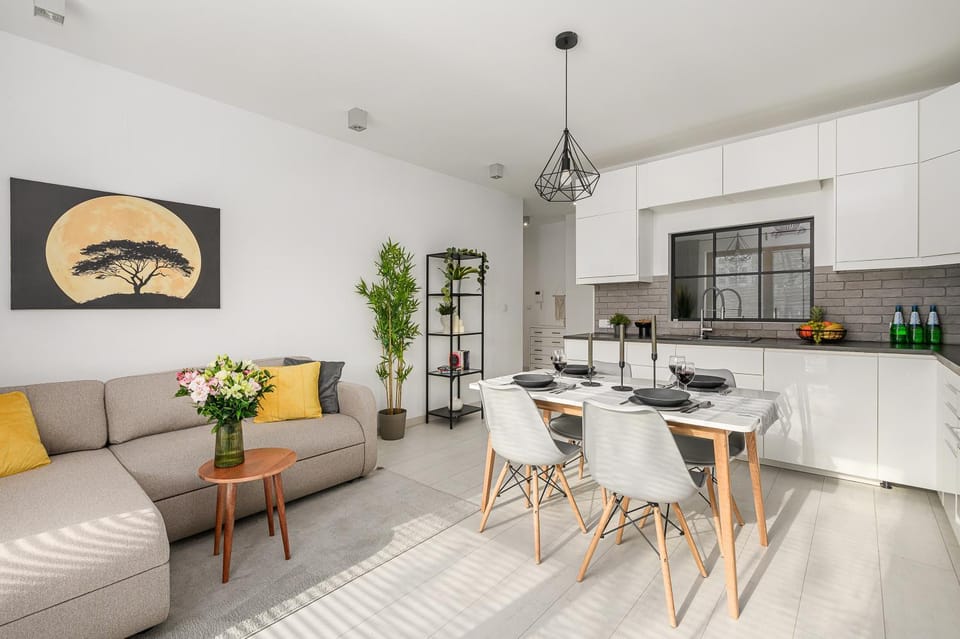 Kitchen or kitchenette, Seating area, Dining area