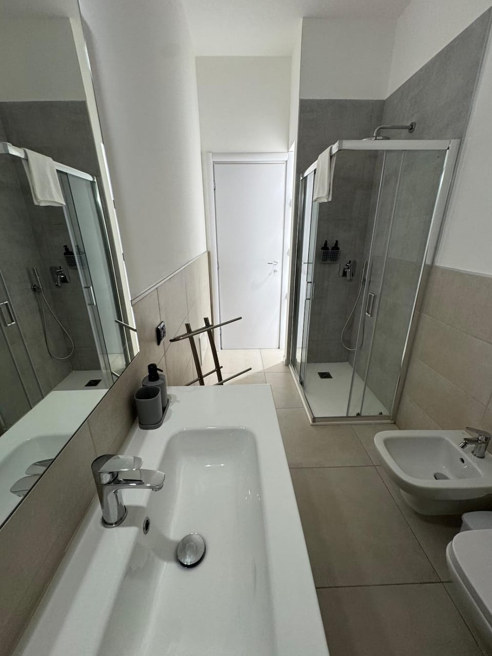 Modern Ideal for families 900m Arena Apartment in Verona
