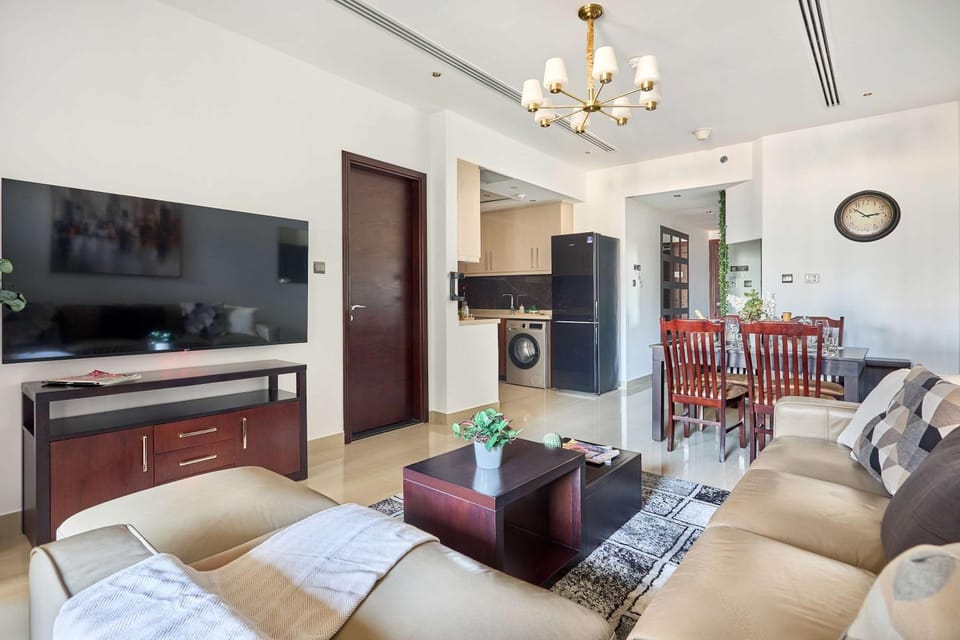 TV and multimedia, Kitchen or kitchenette, Living room, Dining area