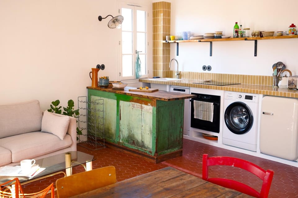 Sunny cocoon with harbor view Apartment in La Seyne-sur-Mer