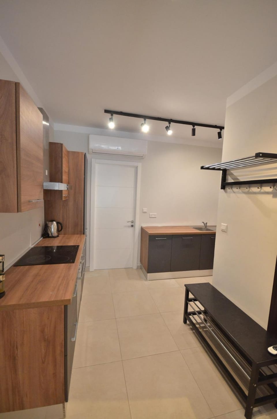 Kitchen or kitchenette, oven, pet friendly, stove