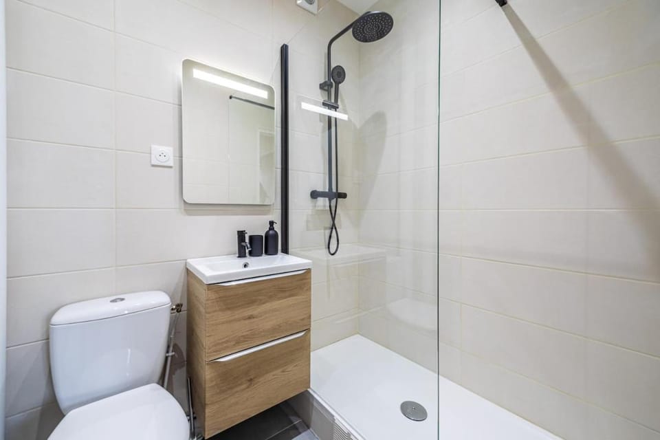 Warm and Cozy Studio in the Heart of Issy-les-Moulineaux Apartment in Vanves
