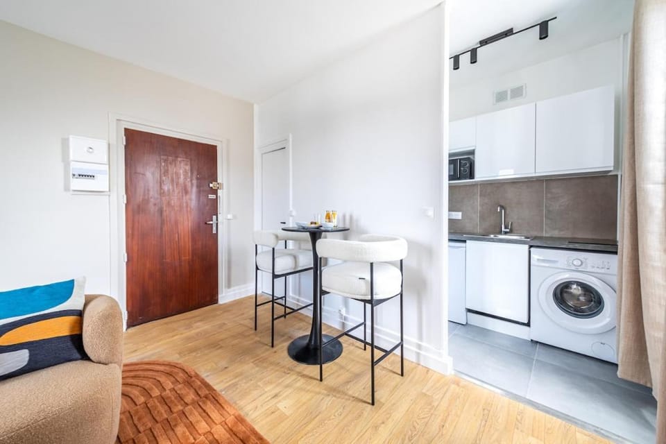 Warm and Cozy Studio in the Heart of Issy-les-Moulineaux Apartment in Vanves
