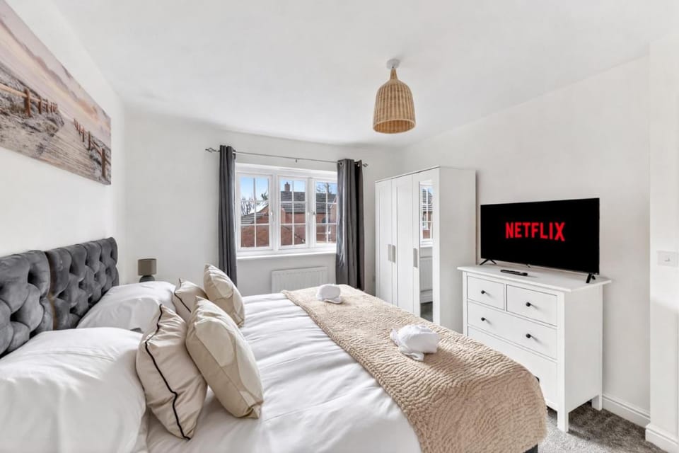 Bed, Bedroom