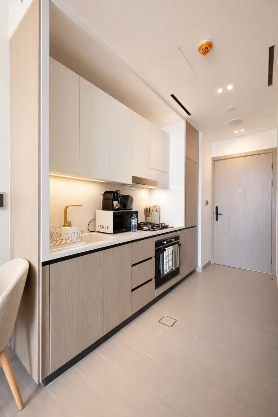 Chic & Peaceful Studio Retreat Binghatti Aurora Apartment in Dubai