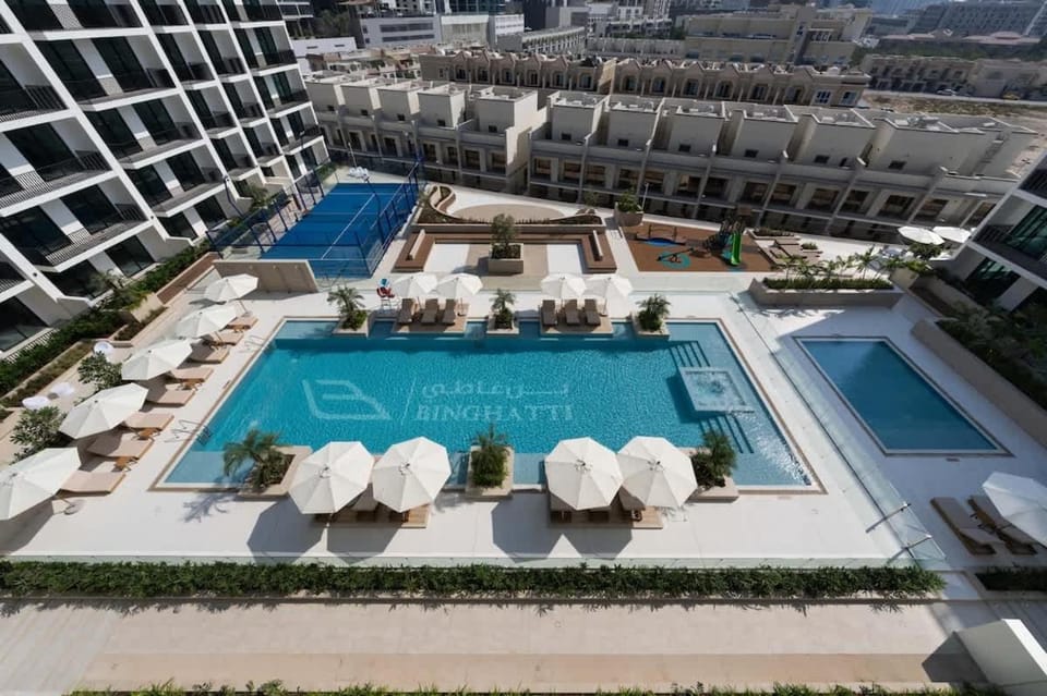 Chic & Peaceful Studio Retreat Binghatti Aurora Apartment in Dubai