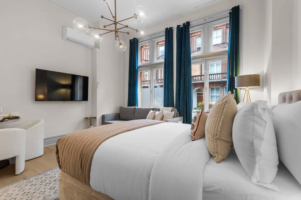 Living room, Bedroom