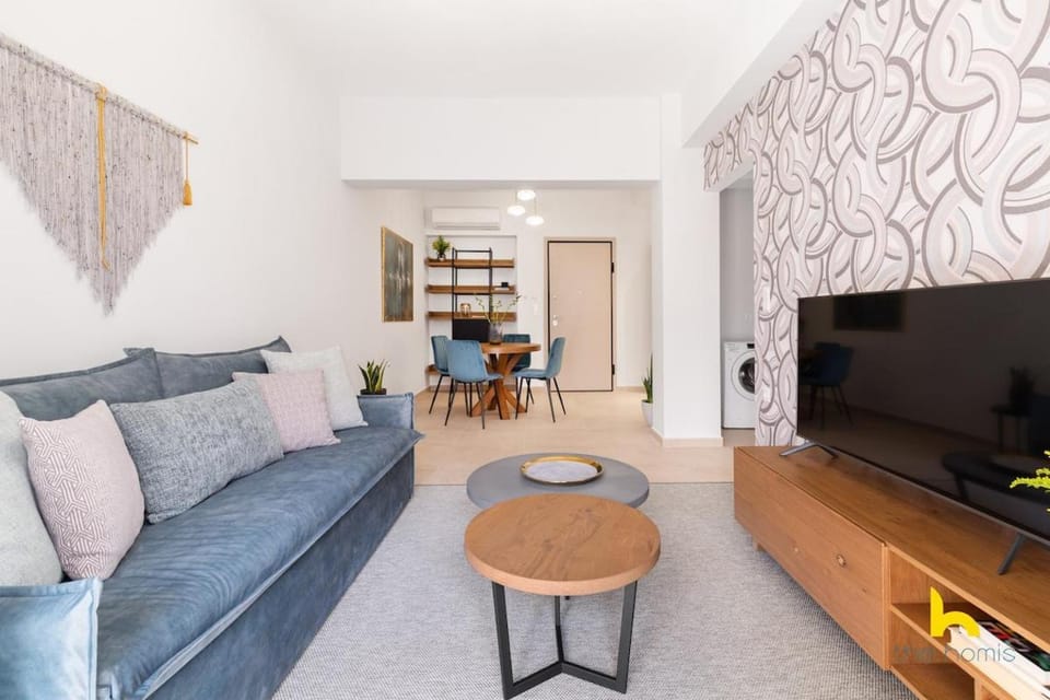 Modern 1-BDR Athenian Habitat near Acropolis! Apartment in Athens