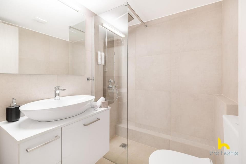 Modern 1-BDR Athenian Habitat near Acropolis! Apartment in Athens