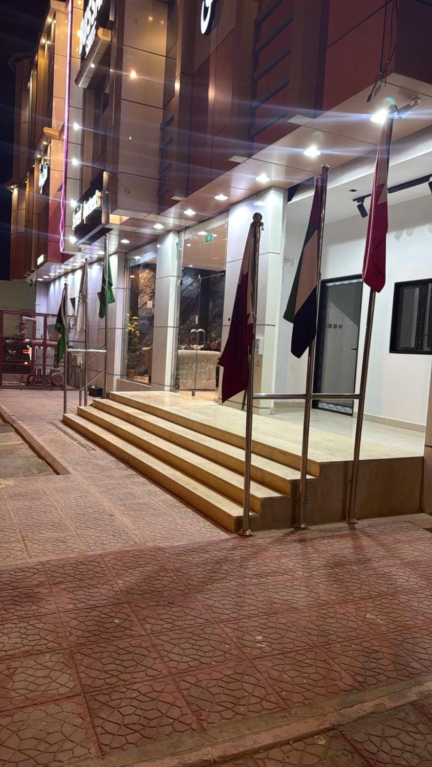 Facade/entrance