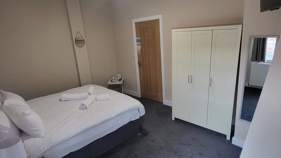 Bed, Photo of the whole room, Bedroom, towels, wardrobe