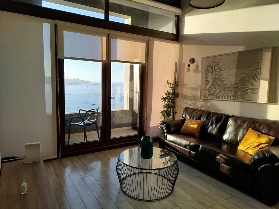 HOM I Vista al Mar I Valparaiso I Estacionamiento Apartment in Valparaiso