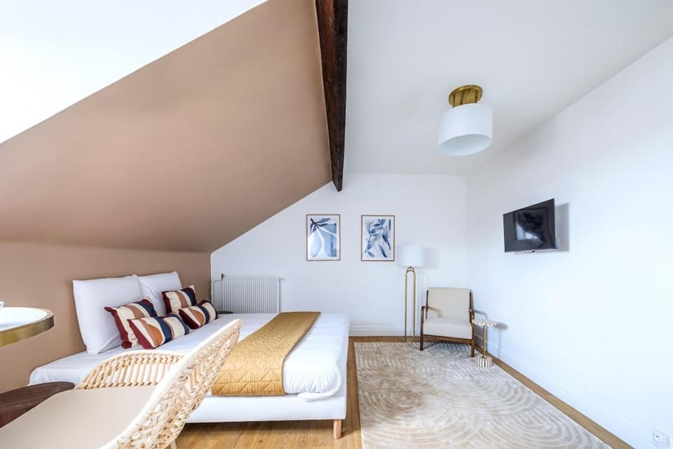 Comfortable and Quiet Studio in the Heart of Issy Apartment in Vanves