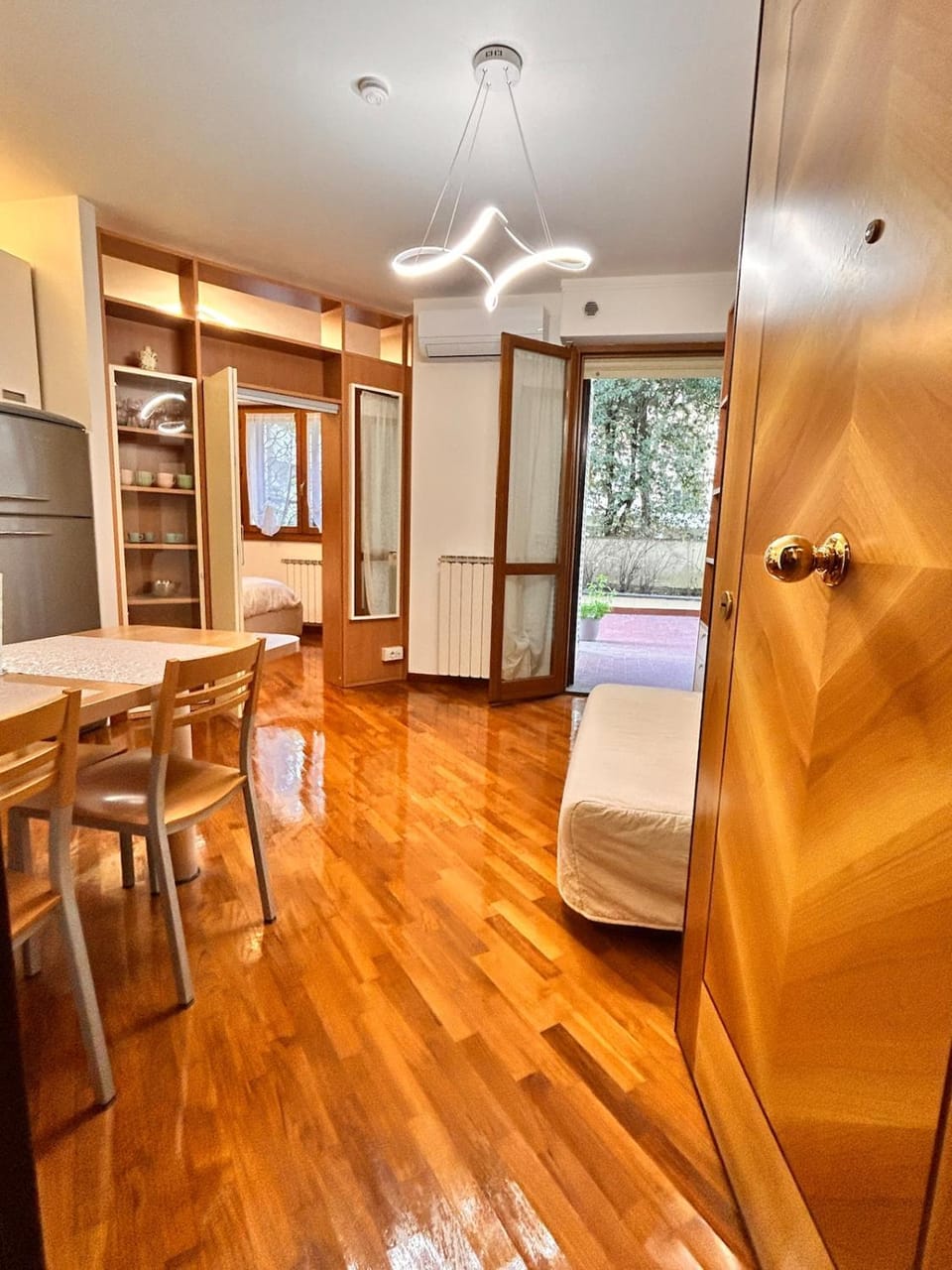 Photo of the whole room