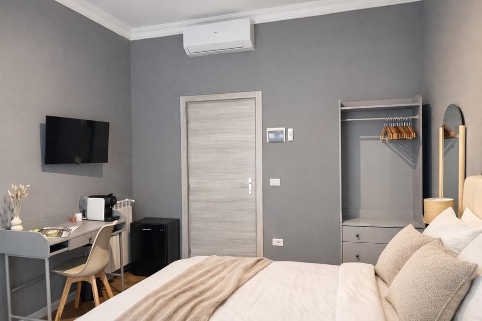 Bed, TV and multimedia, Coffee/tea facilities, Photo of the whole room, Seating area, Bedroom