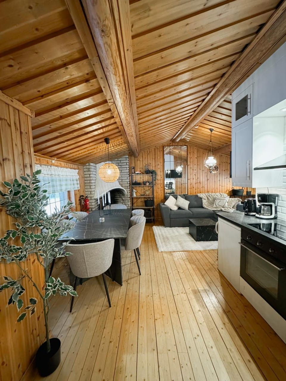 Luxe cabin in Hovfjället with Hot Tub Cabin in Sweden