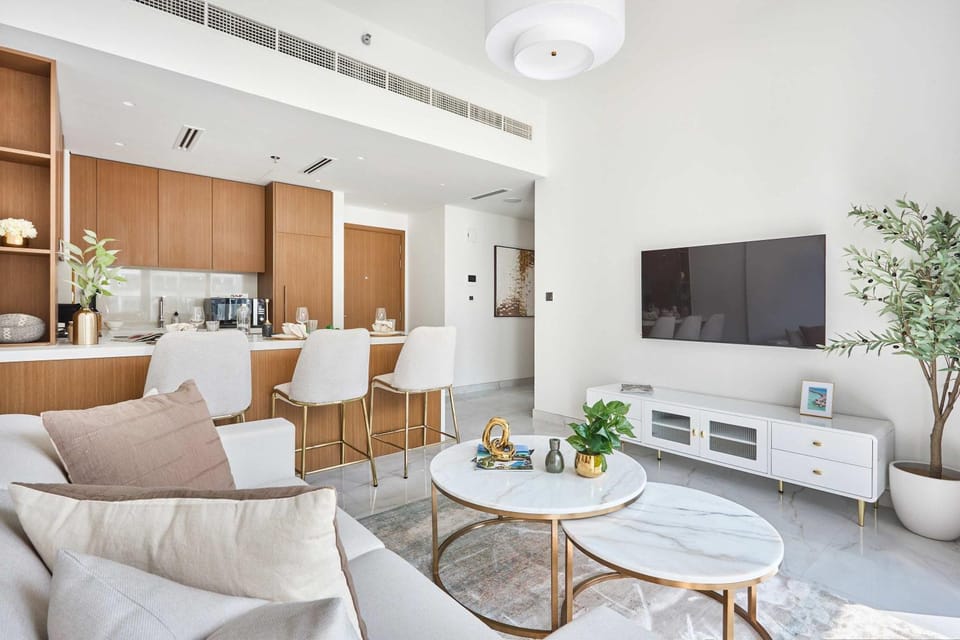 TV and multimedia, Kitchen or kitchenette, Living room, Seating area, Dining area