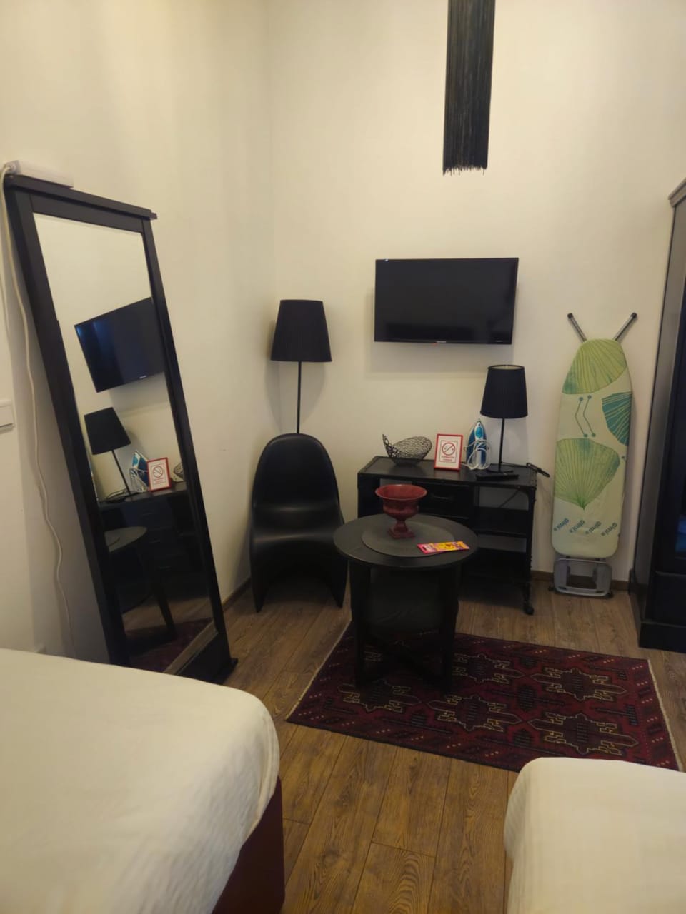 TV and multimedia, Photo of the whole room, Seating area