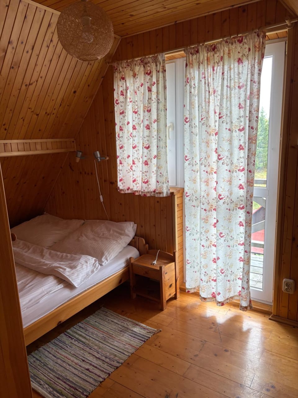 Bed, Balcony/Terrace, locker