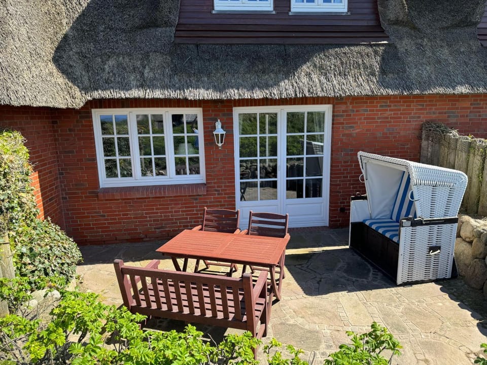 Landhaus-Duenenhof House in Sylt