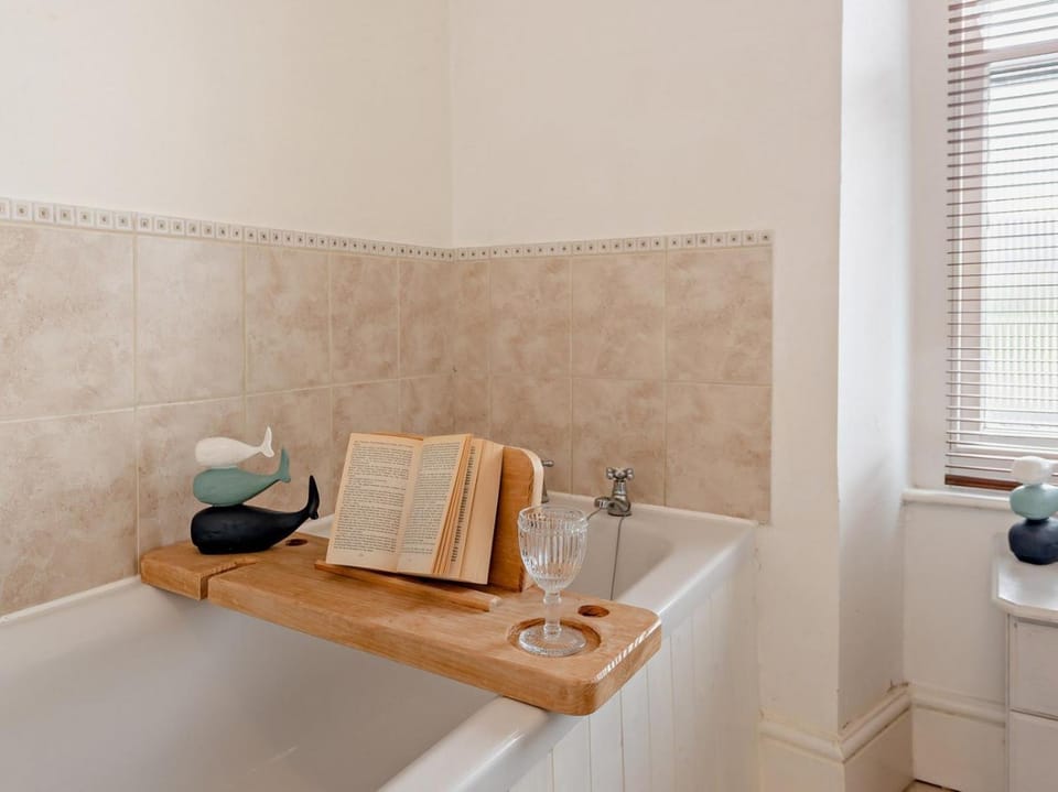 Bathroom, towels
