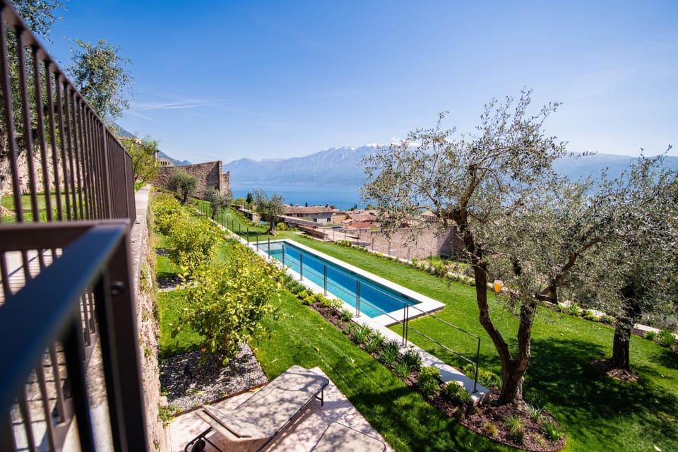Maison Selva - Torre Limonaia hideaway with pool and private SPA Apartment in Lake Garda