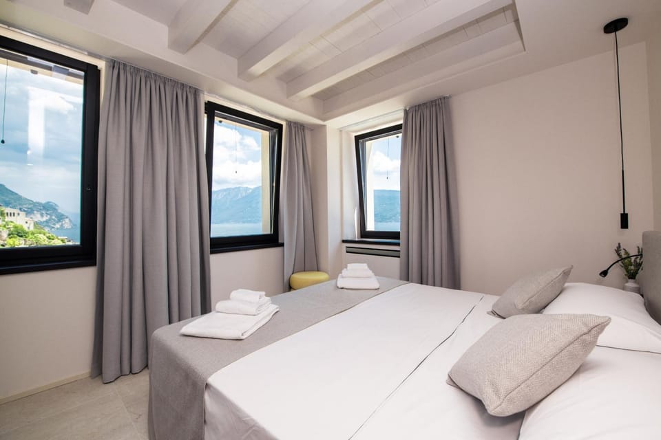 Maison Selva - Torre Limonaia hideaway with pool and private SPA Apartment in Lake Garda