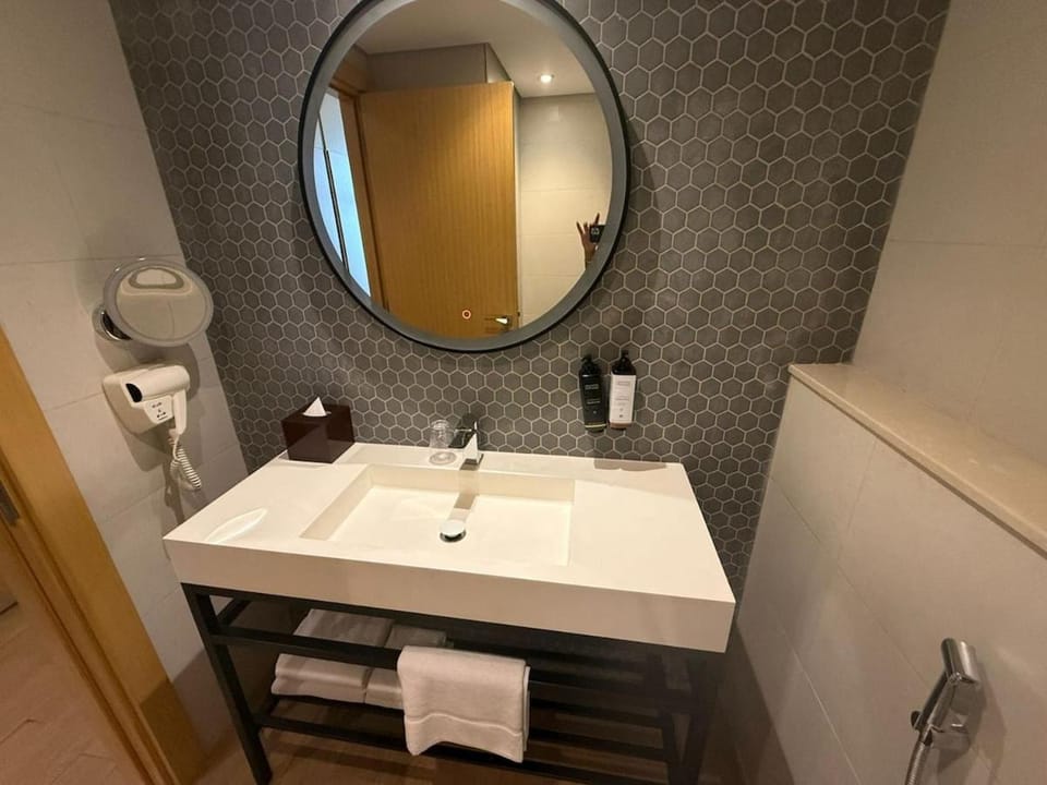 Elegant Studio Apartment with Marina View JVT Apartment in Dubai