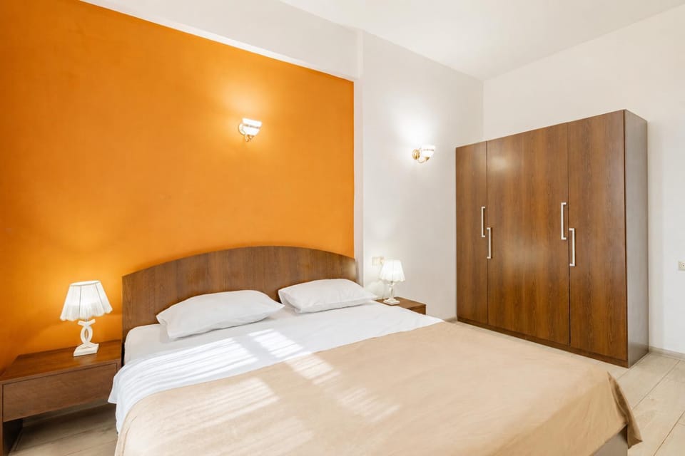 Bed, Photo of the whole room, Bedroom, wardrobe