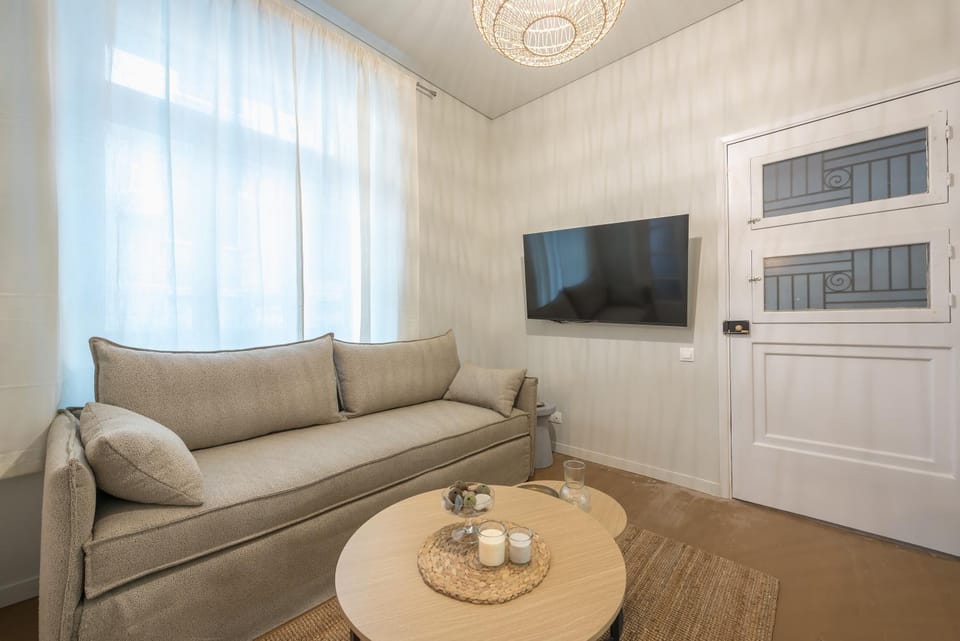 Communal lounge/ TV room, TV and multimedia, Living room