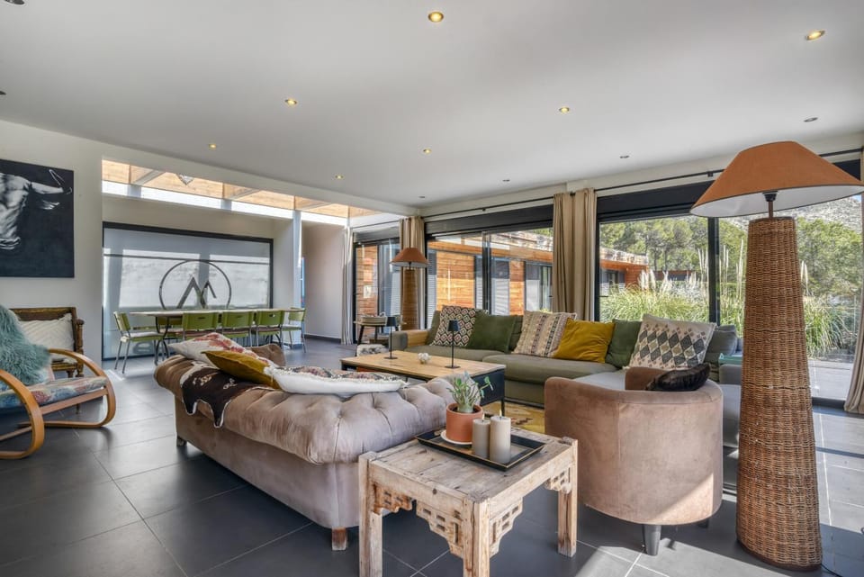 Property building, Living room