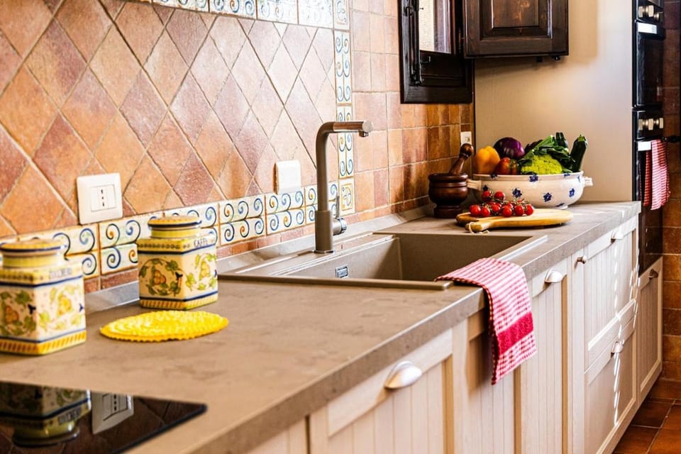 Kitchen or kitchenette, kitchen, kitchen