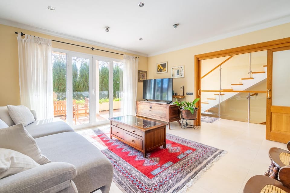 Communal lounge/ TV room, Living room